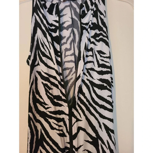 Annes Apparel Jumpsuit Women's Zebra Print Sleeveless Zip Closure Small (VA1) - Picture 4 of 9